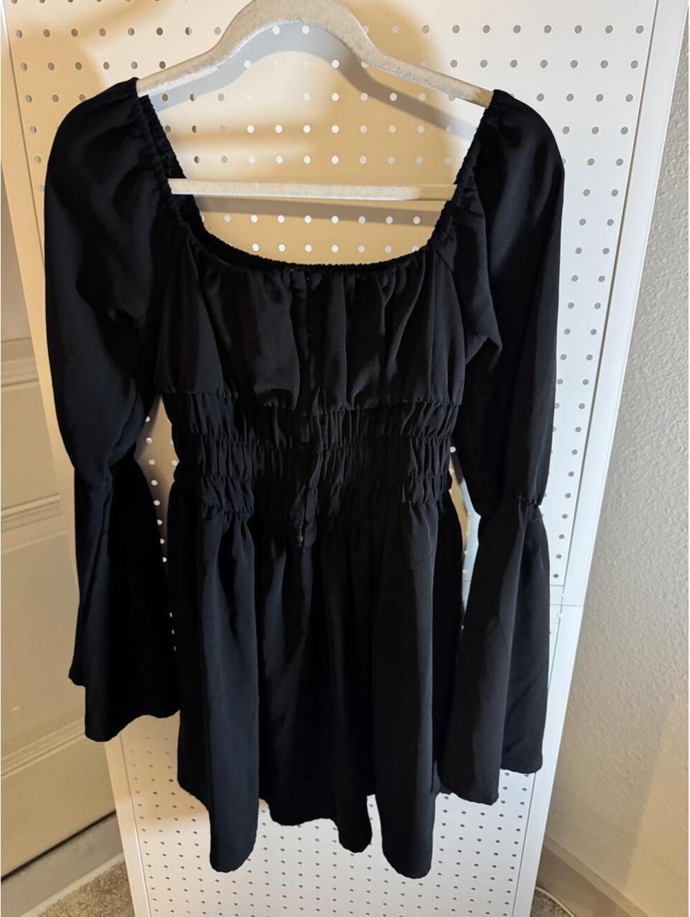 Mixed Threads Los Angeles Black Smocked Mini Dress Size Small